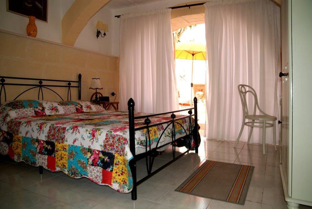 Anna Karistu Accommodation Kerċem Δωμάτιο φωτογραφία